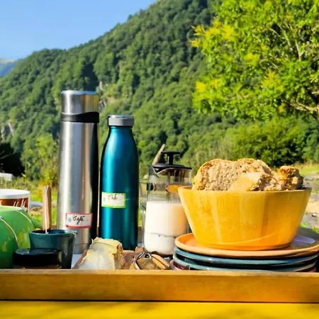 Le Portillon Des Fees Bed & Breakfast *